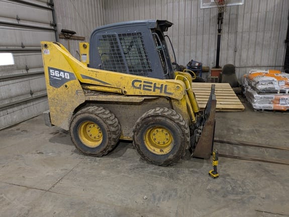 2011 Gehl 5640 Equipment Image0