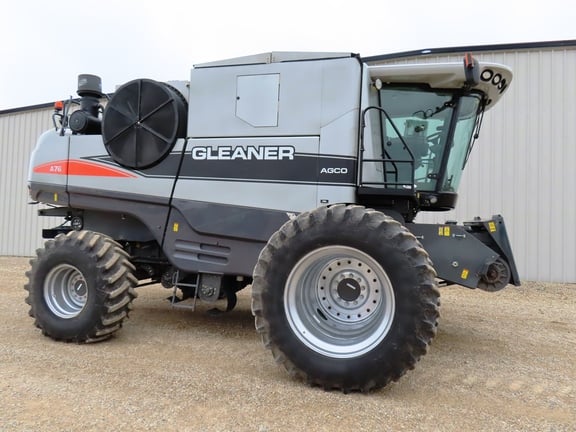 2011 Gleaner A76 Equipment Image0