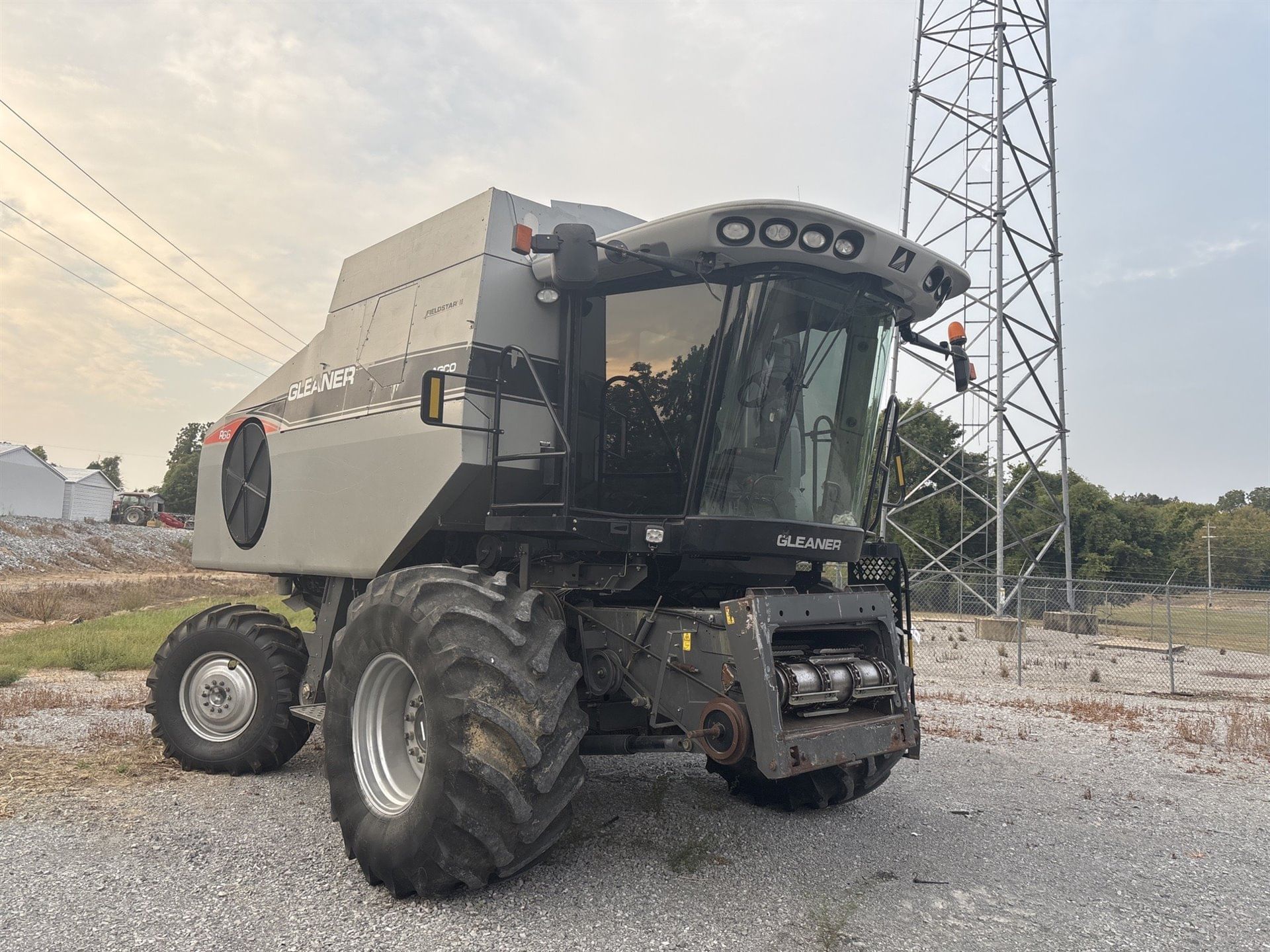 2011 Gleaner R66 Equipment Image0