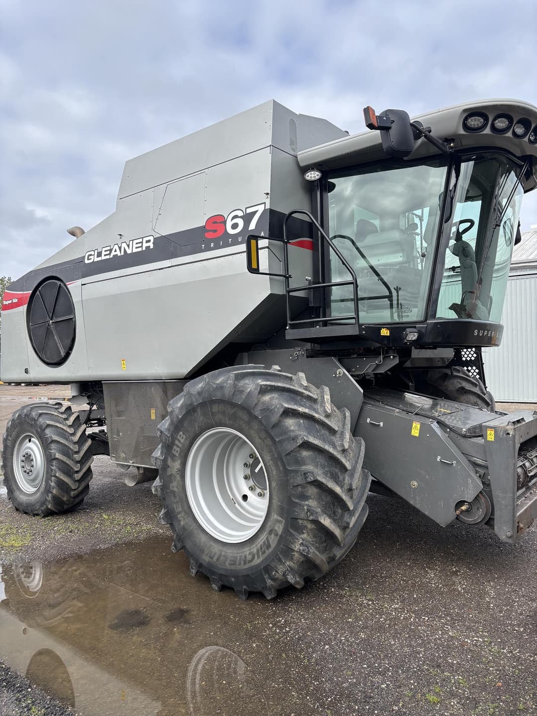 Image of Gleaner S67 Primary image