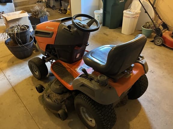 Image of Husqvarna YTH2348 equipment image 4
