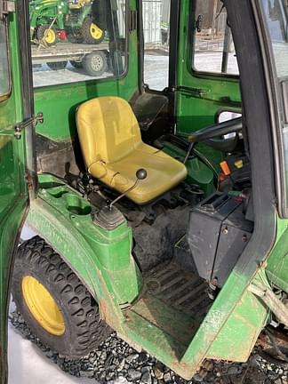 Image of John Deere 1023E equipment image 2