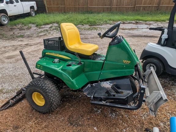 2011 John Deere 1200H Equipment Image0