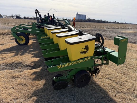 2011 John Deere 1720 Equipment Image0