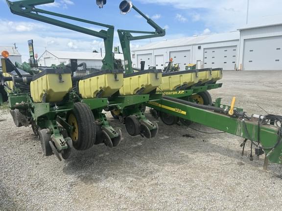 Image of John Deere 1760 Primary image