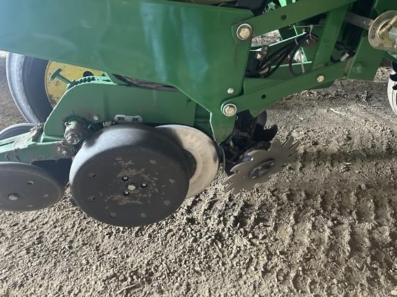 Image of John Deere 1760 equipment image 4
