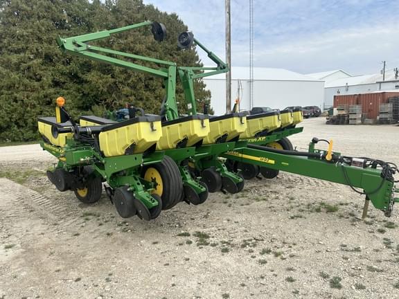 Image of John Deere 1760 equipment image 2