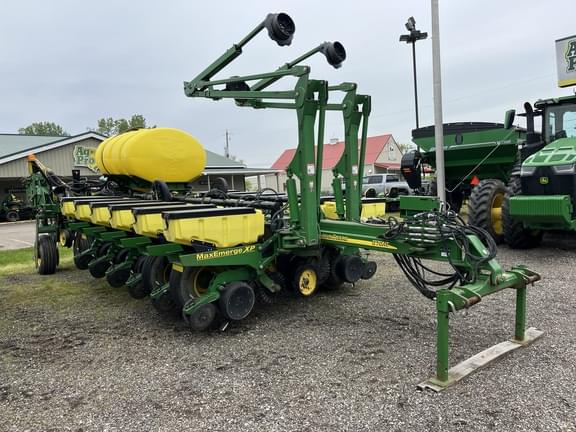 Image of John Deere 1770 equipment image 1