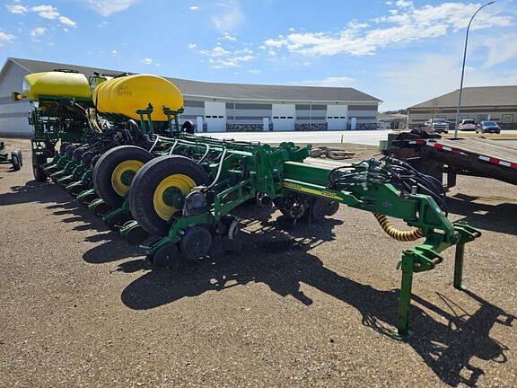 Image of John Deere 1770 equipment image 4