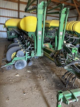 Image of John Deere 1770 equipment image 1