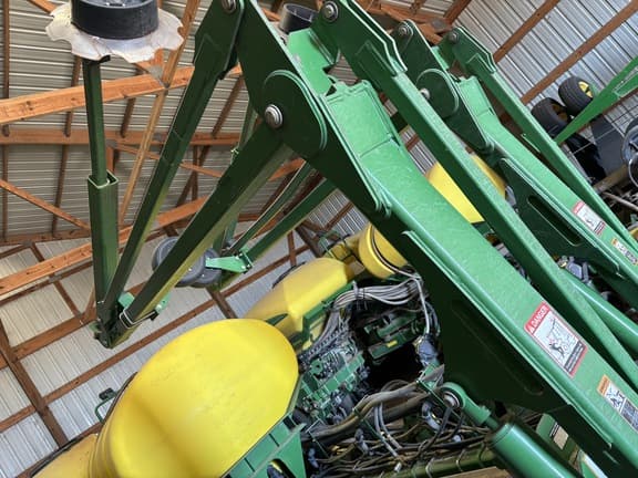 Image of John Deere 1770 equipment image 2