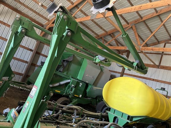 Image of John Deere 1770 equipment image 3