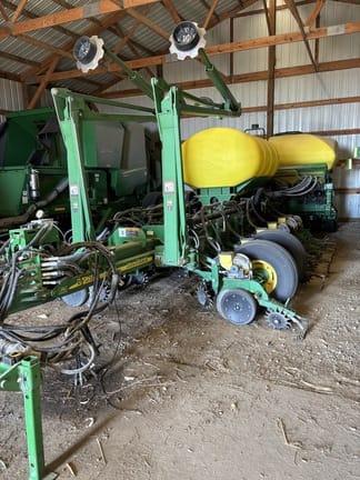 2011 John Deere 1770 Equipment Image0