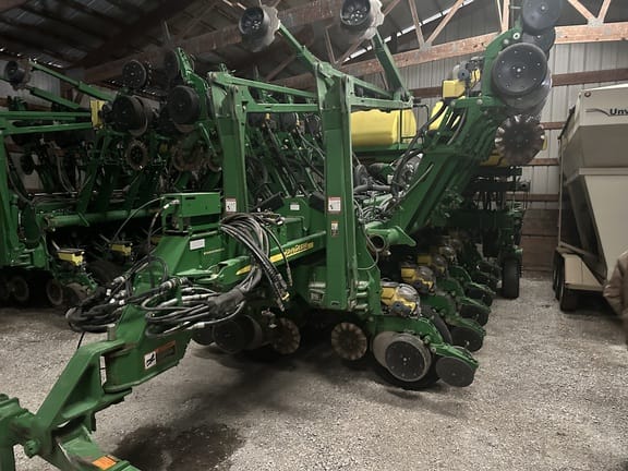 2011 John Deere 1790 Equipment Image0