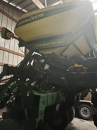 Image of John Deere 1790 equipment image 2