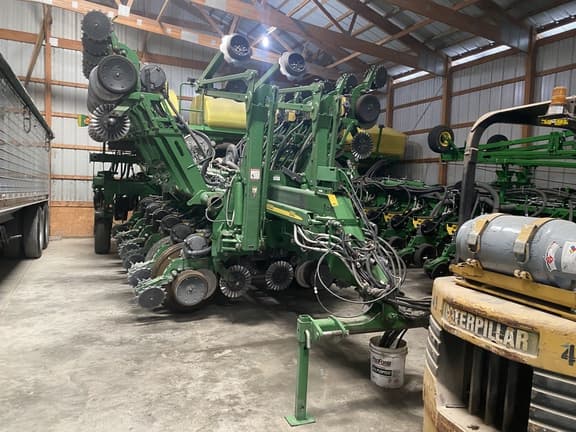 Image of John Deere 1790 equipment image 1