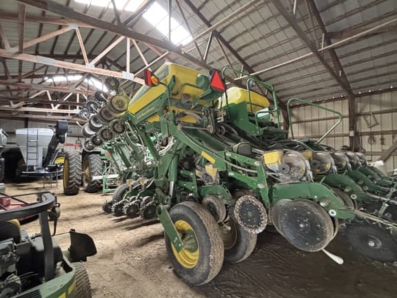 Image of John Deere 1790 equipment image 3