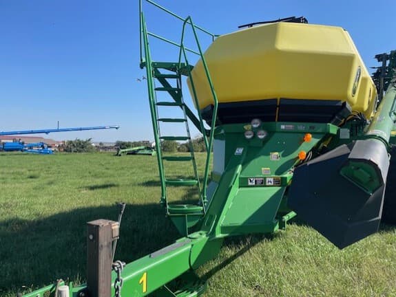 Image of John Deere 1835 equipment image 3