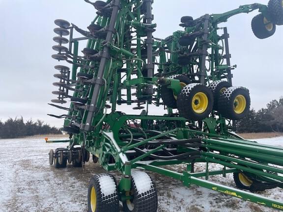 Image of John Deere 1835 equipment image 1