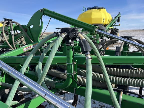 Image of John Deere 1835 equipment image 2