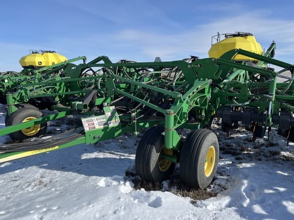 Image of John Deere 1835 equipment image 1