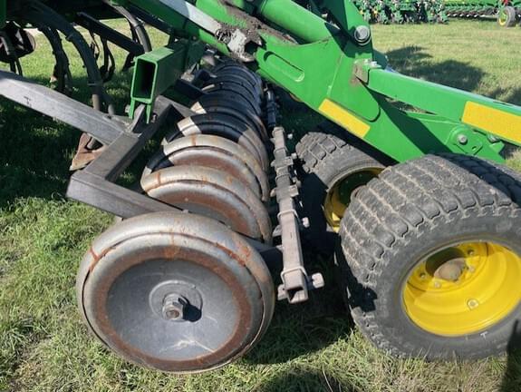 Image of John Deere 1835 equipment image 3