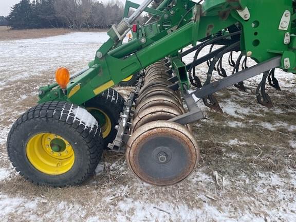 Image of John Deere 1835 Image 0