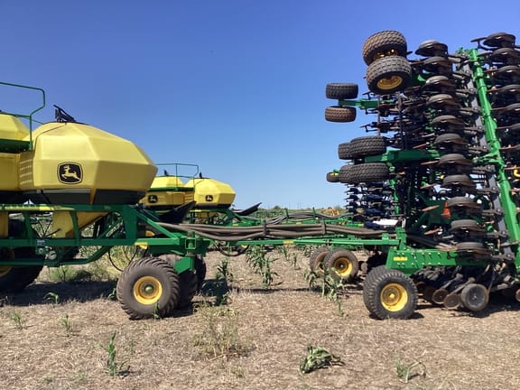 2011 John Deere 1890 Equipment Image0