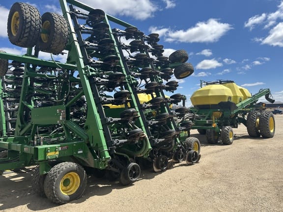 2011 John Deere 1895 Equipment Image0