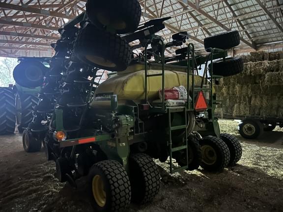 Image of John Deere 1990 equipment image 2