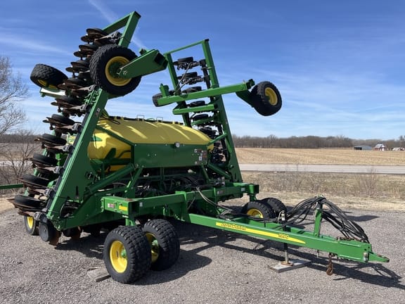 2011 John Deere 1990 Equipment Image0