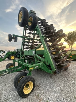 2011 John Deere 1990 Equipment Image0