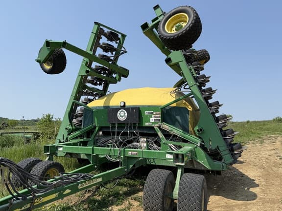 Image of John Deere 1990 Primary image
