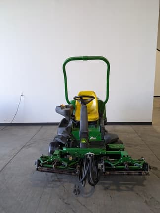 Image of John Deere 2500B equipment image 3