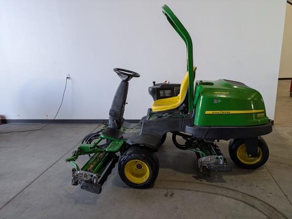 Image of John Deere 2500B Primary image