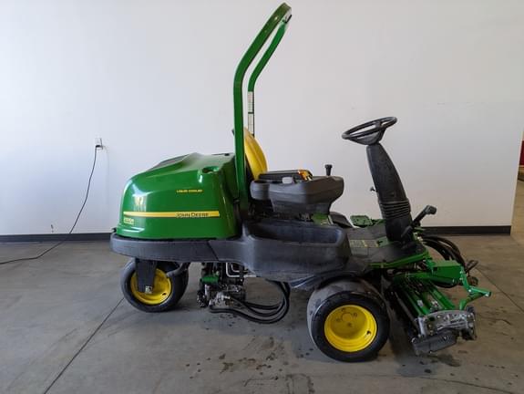 Image of John Deere 2500B equipment image 1