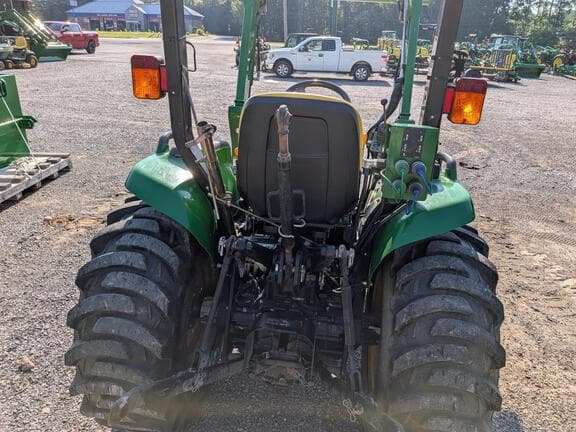 Image of John Deere 3038E equipment image 3