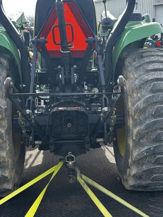 Image of John Deere 3038E equipment image 2