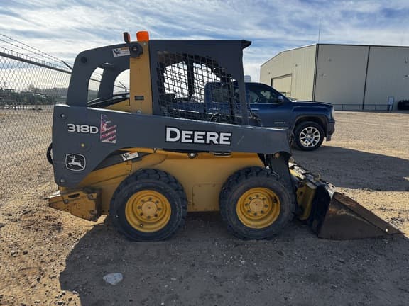 Image of John Deere 318D equipment image 4