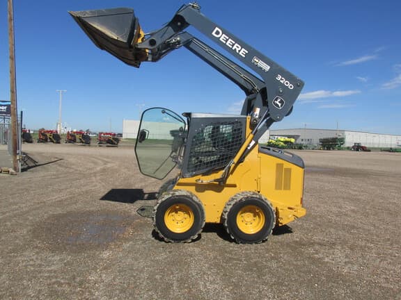 Image of John Deere 320D equipment image 1