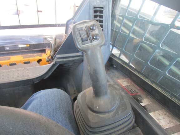 Image of John Deere 320D equipment image 2
