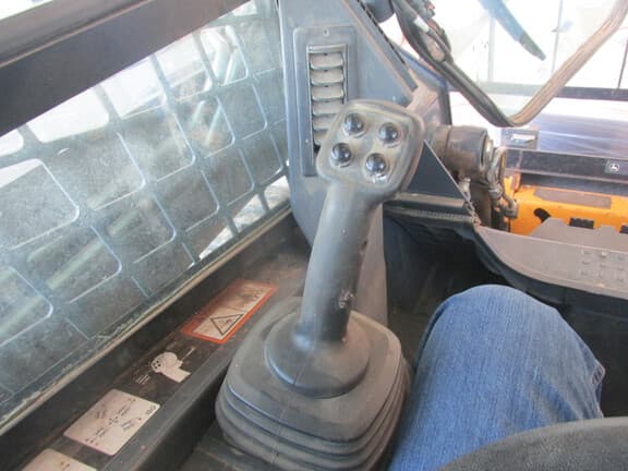 Image of John Deere 320D equipment image 3