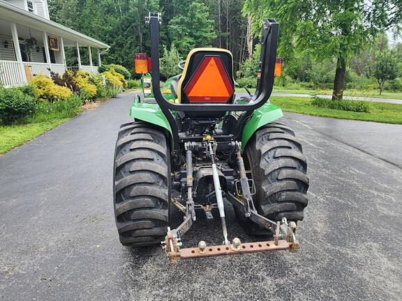 Image of John Deere 3320 equipment image 3