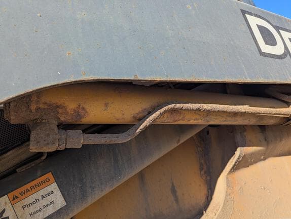 Image of John Deere 332D equipment image 2