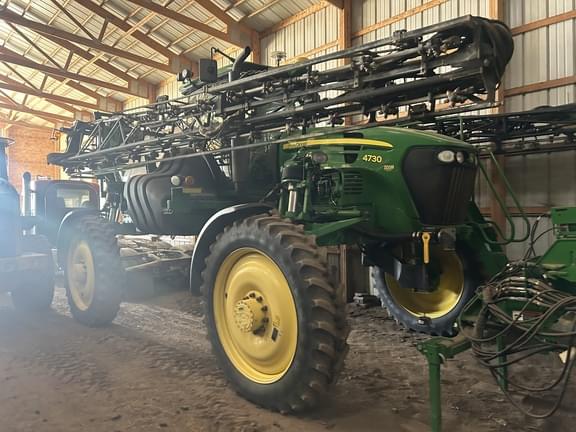 Image of John Deere 4730 equipment image 2