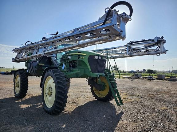 Image of John Deere 4830 equipment image 3