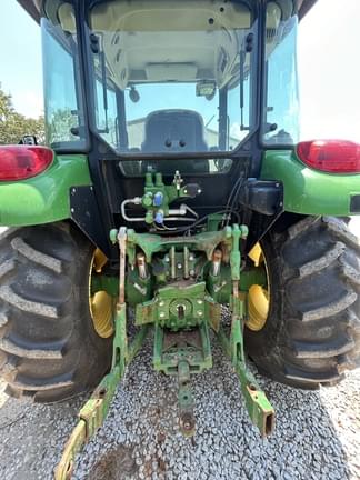 Image of John Deere 5065M equipment image 2