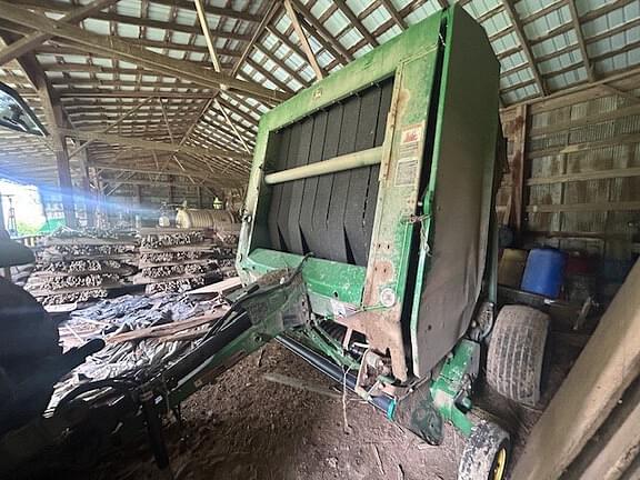 Image of John Deere 568 equipment image 2