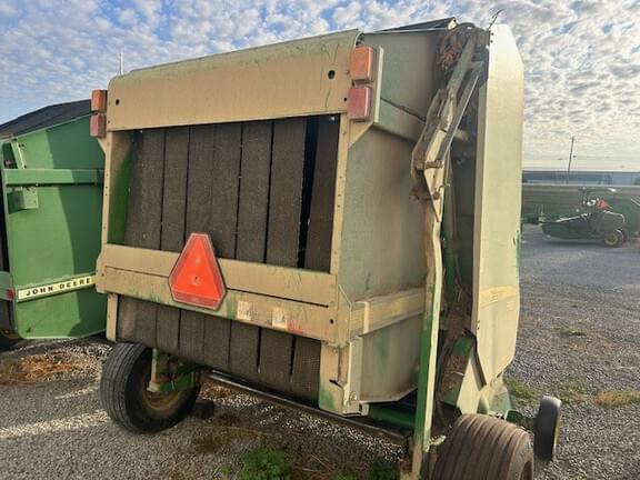 Image of John Deere 568 equipment image 3