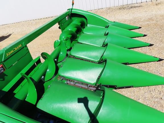 Image of John Deere 606C equipment image 3